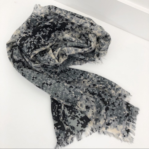 Pixel Phyton Print Scarf - Picture 1 of 6